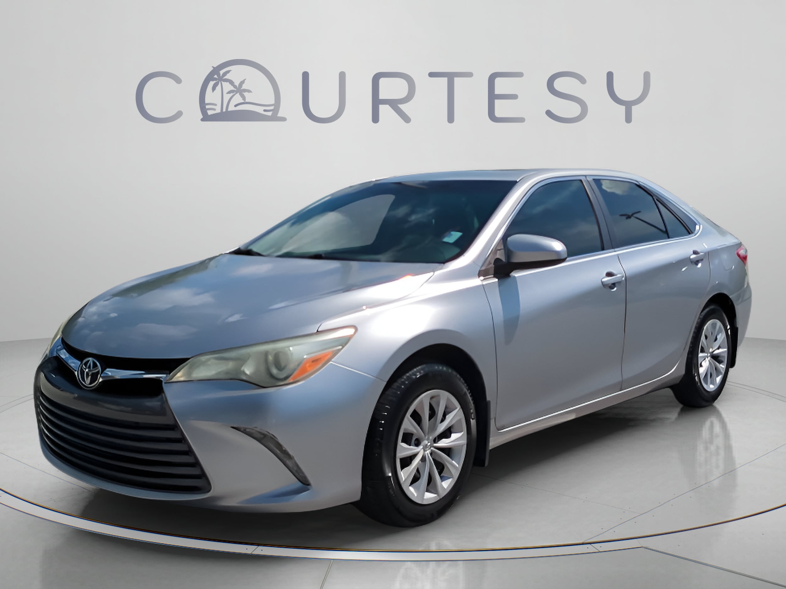 Used 2015 Toyota Camry LE with VIN 4T4BF1FK4FR465289 for sale in Palm Harbor, FL