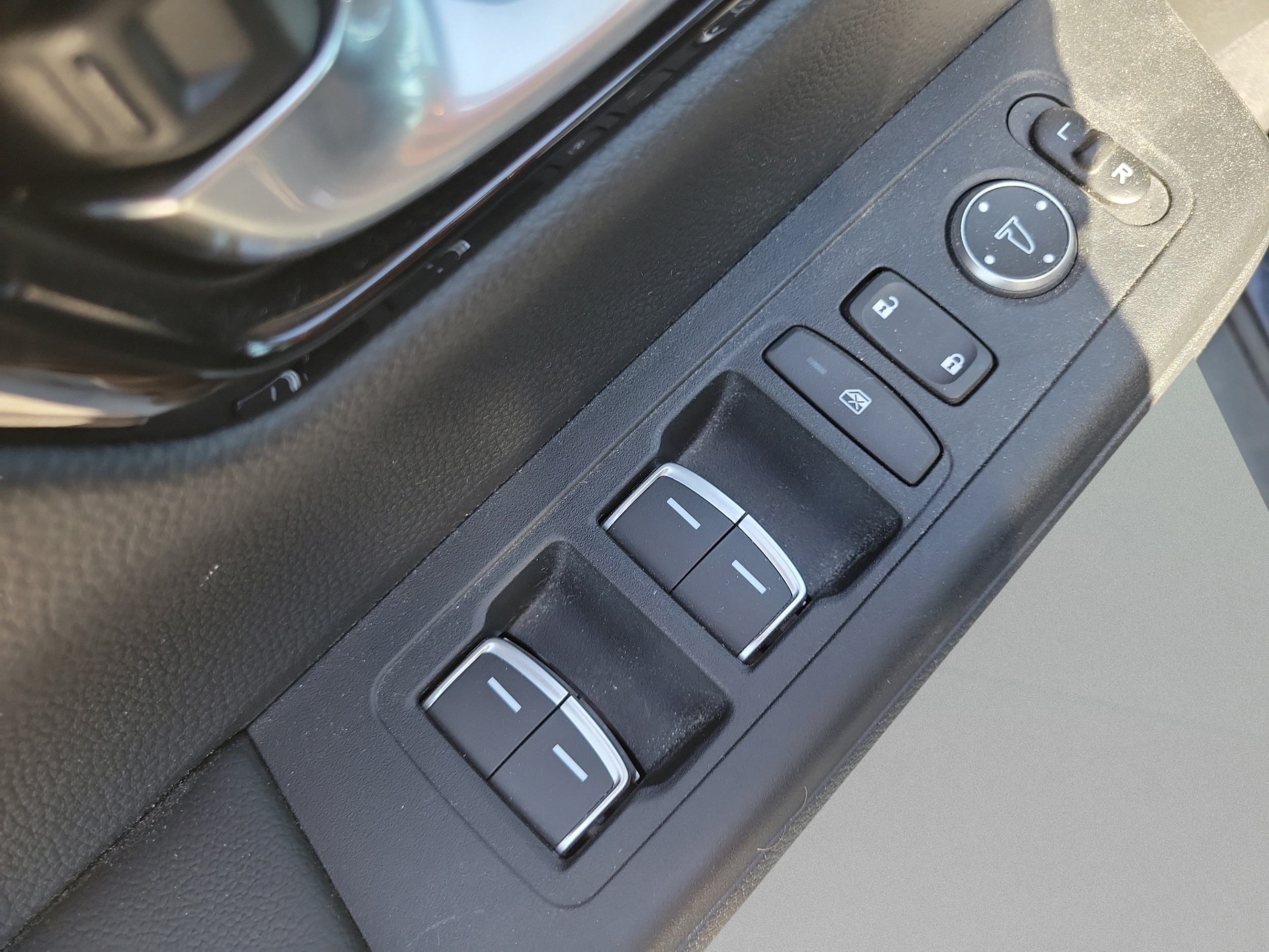 2025 Honda CR-V EX-L - Photo 14