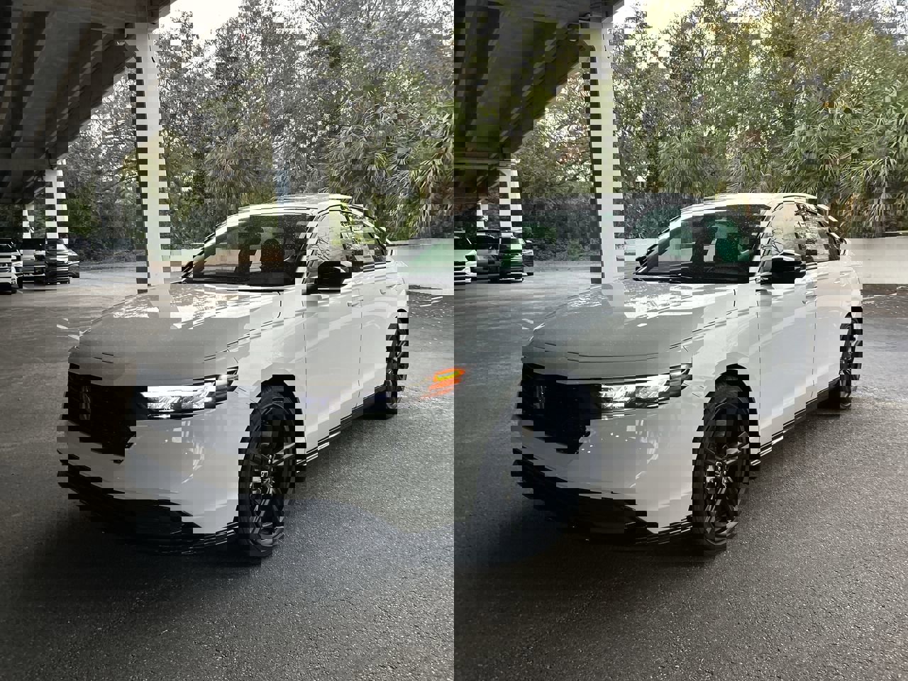 2025 Honda Accord Hybrid Sport-L photo 3