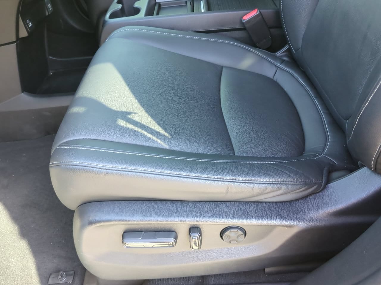 2024 Honda Odyssey EX-L - Photo 15