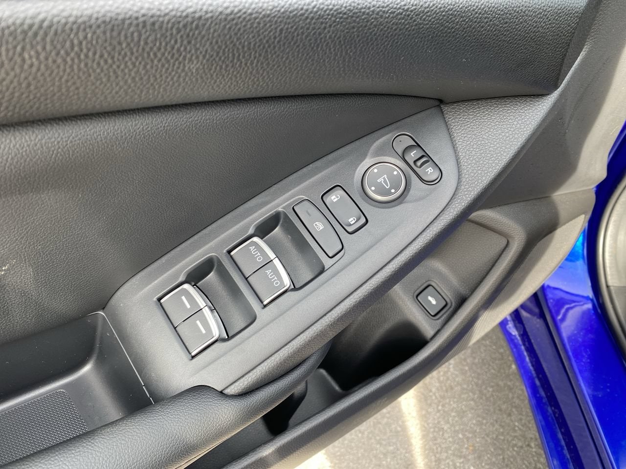 2022 Honda Accord Hybrid Sport - Photo 17