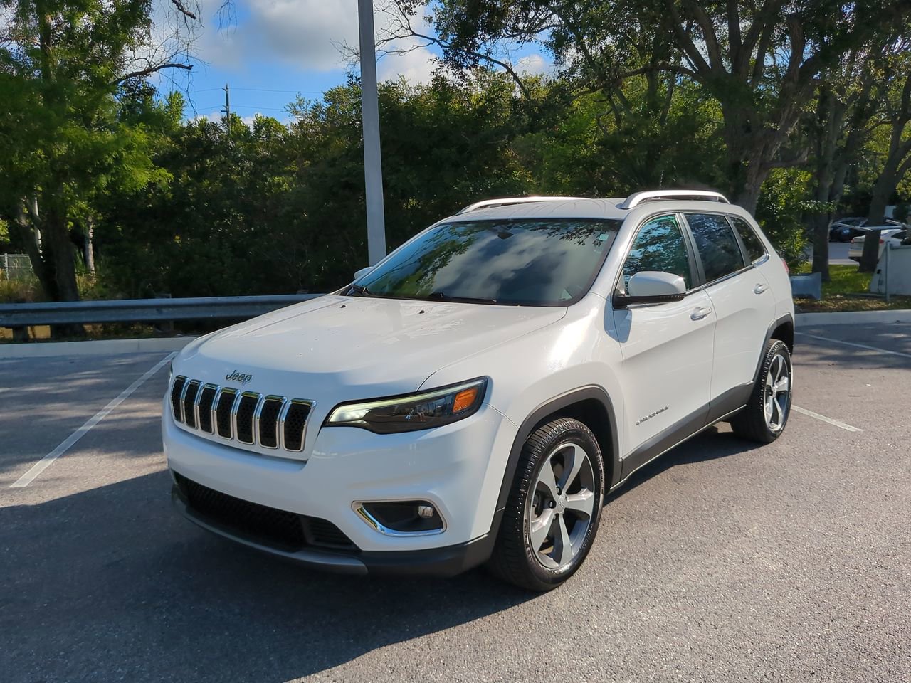 Used 2020 Jeep Cherokee Limited with VIN 1C4PJLDB9LD553445 for sale in Palm Harbor, FL