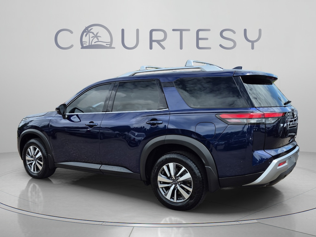 Used 2023 Nissan Pathfinder SL SUV
