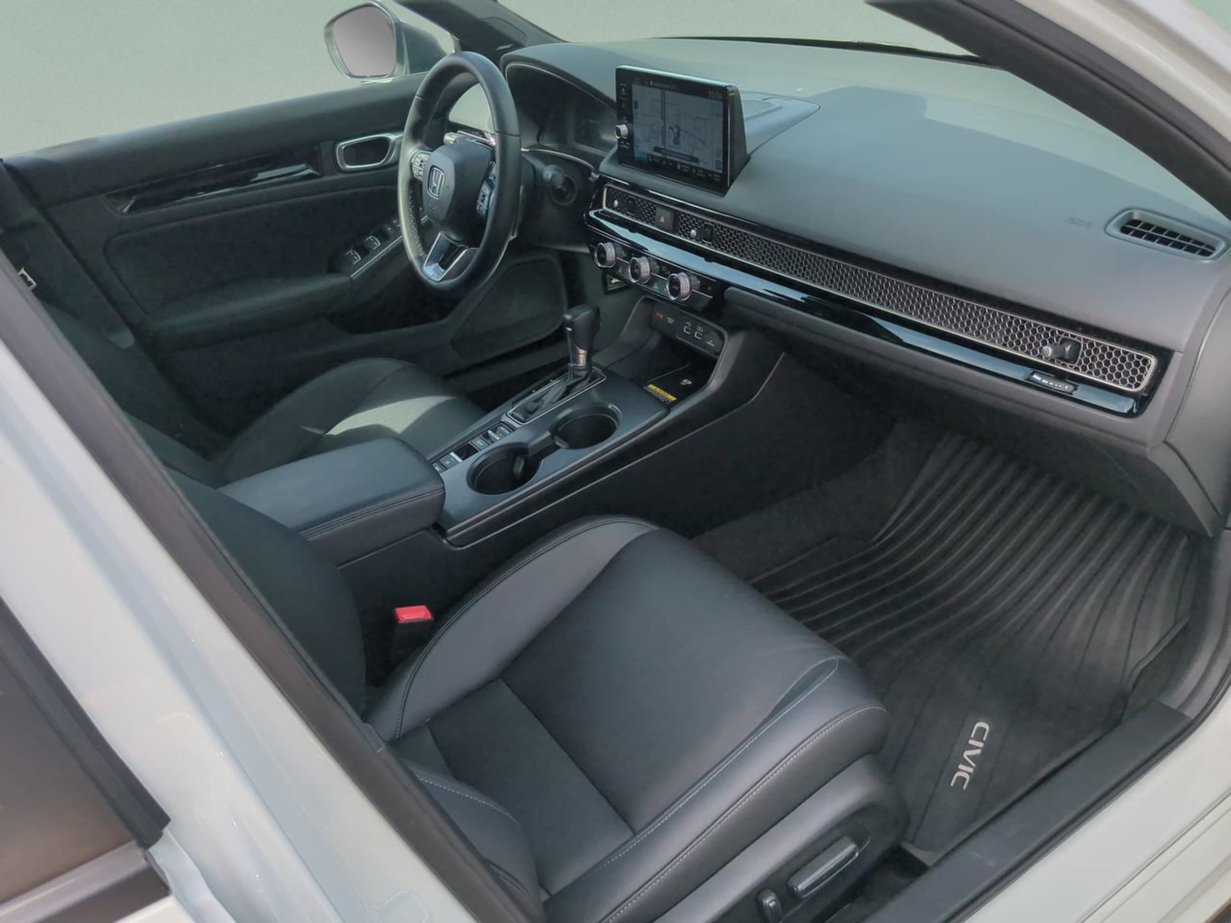 2023 Honda Civic Hatchback Sport Touring - Photo 17