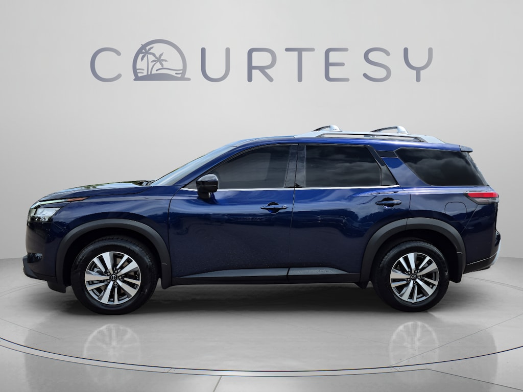 Used 2023 Nissan Pathfinder SL SUV