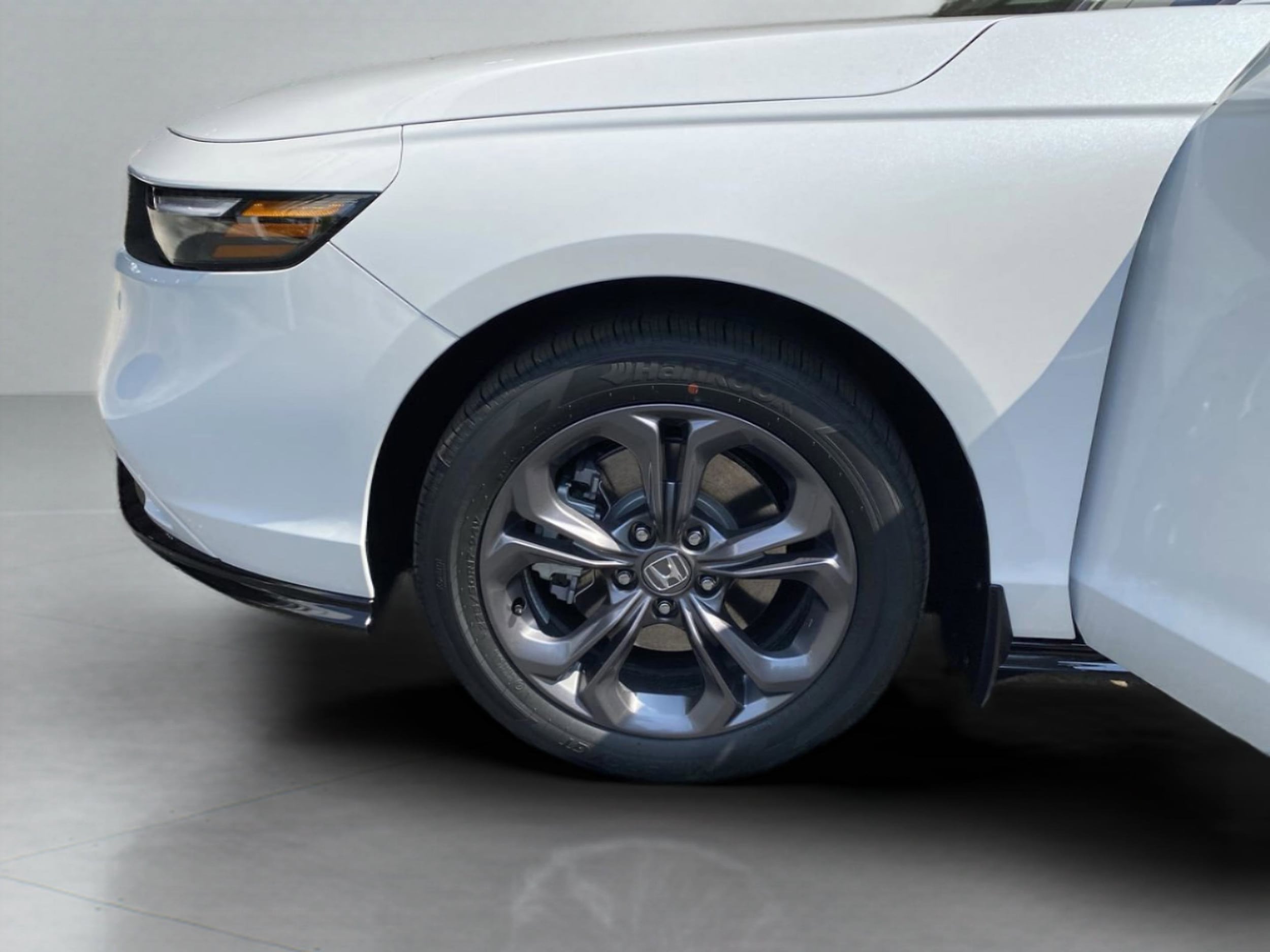 2023 Honda Accord Hybrid EX-L - Photo 29