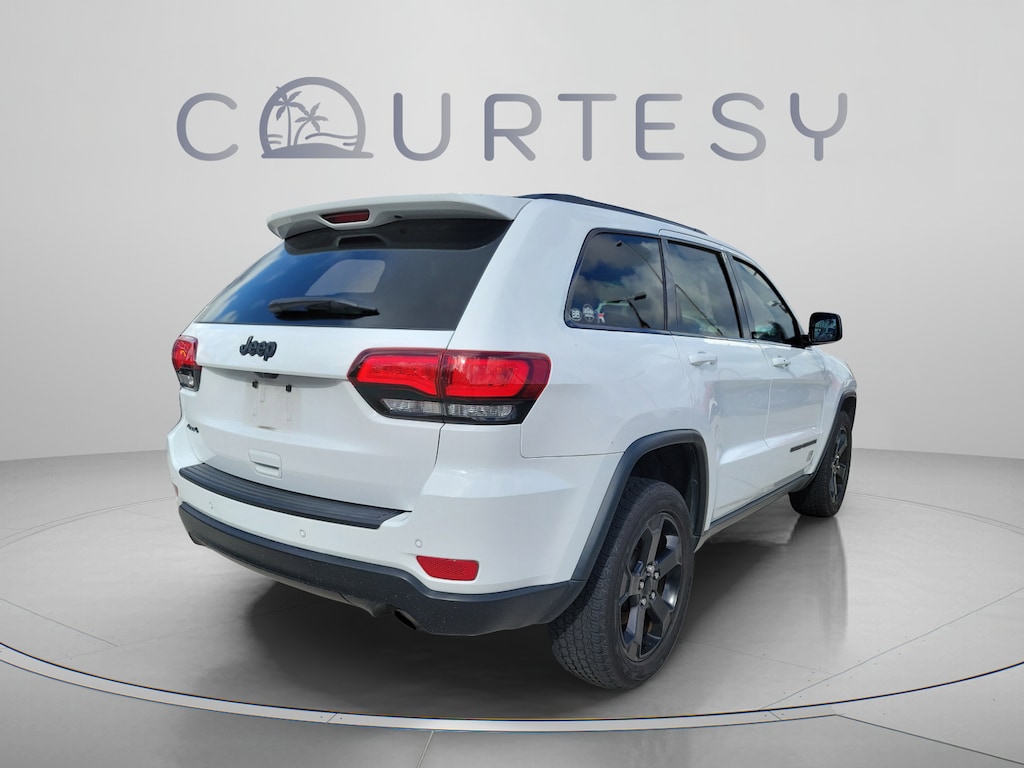 Used 2021 Jeep Grand Cherokee Laredo SUV