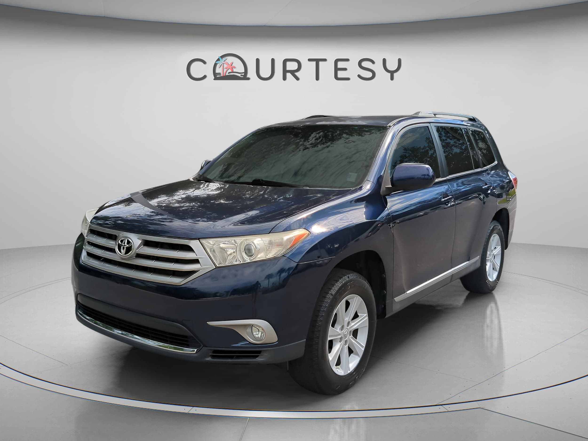 Used 2013 Toyota Highlander Plus with VIN 5TDZA3EH2DS043276 for sale in Palm Harbor, FL