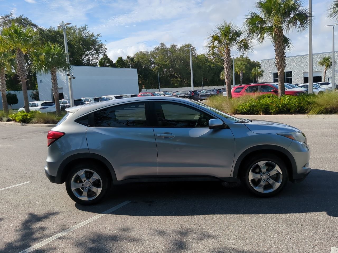2017 Honda HR-V LX - Photo 8