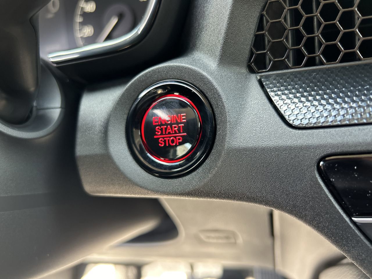 2024 Honda CR-V LX - Photo 26