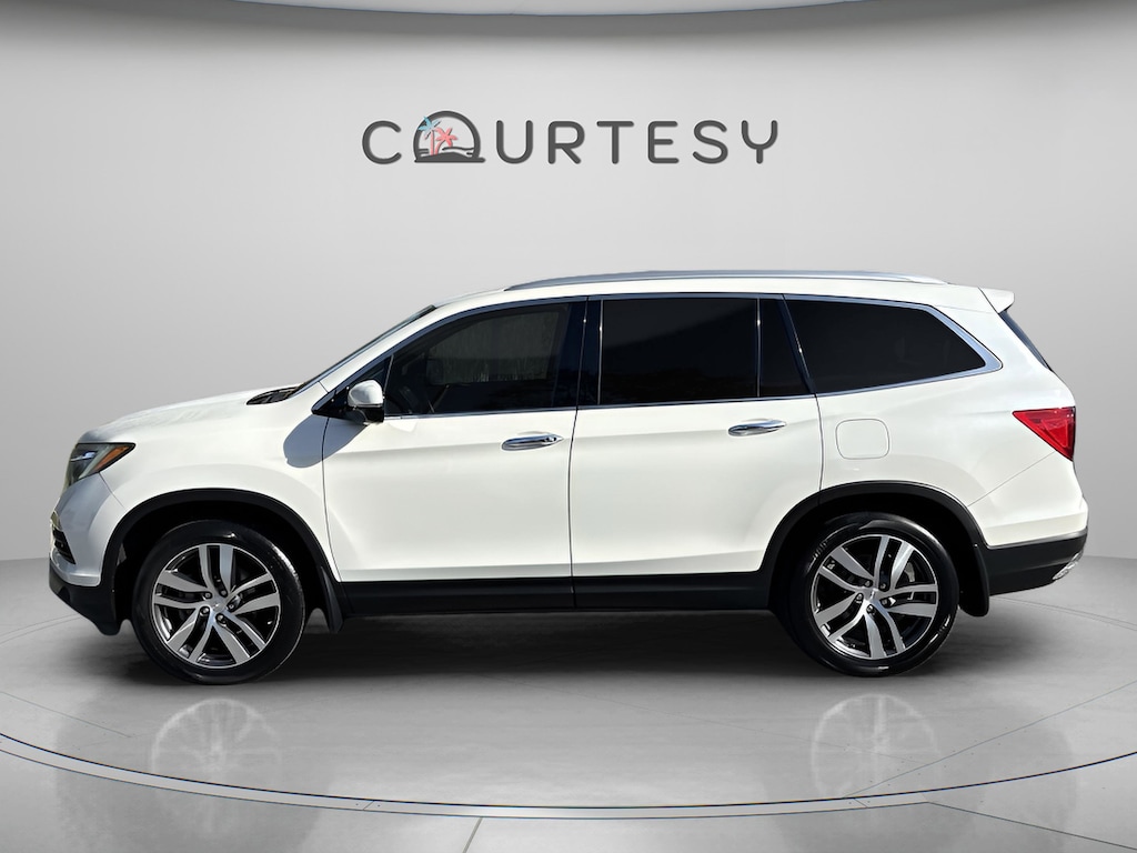Used 2017 Honda Pilot Touring FWD SUV