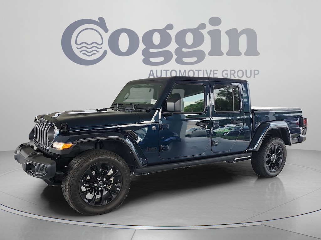 Used 2025 Jeep Gladiator Sport Truck Crew Cab