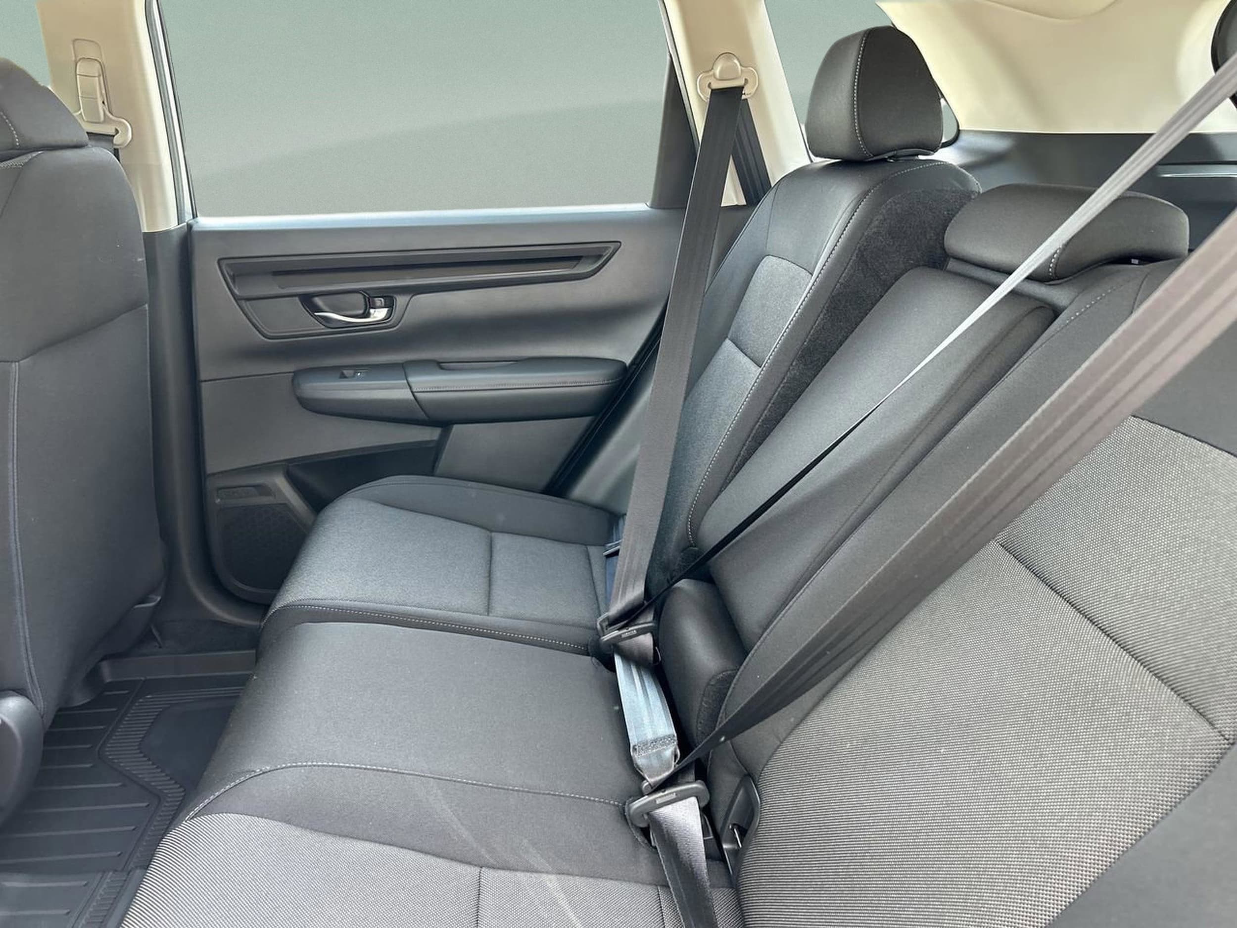 2024 Honda CR-V LX - Photo 19