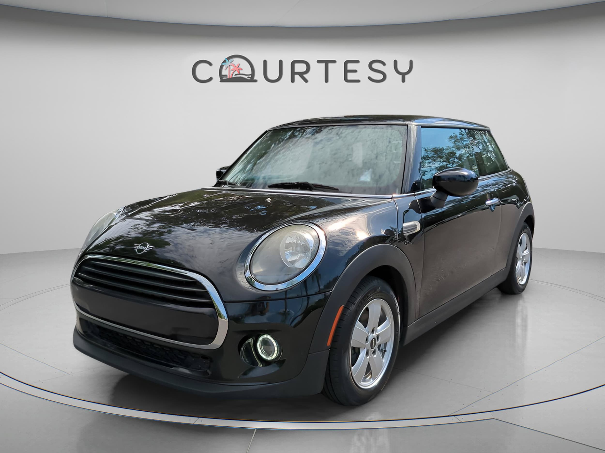 2021 MINI Hardtop Oxford Edition's photo