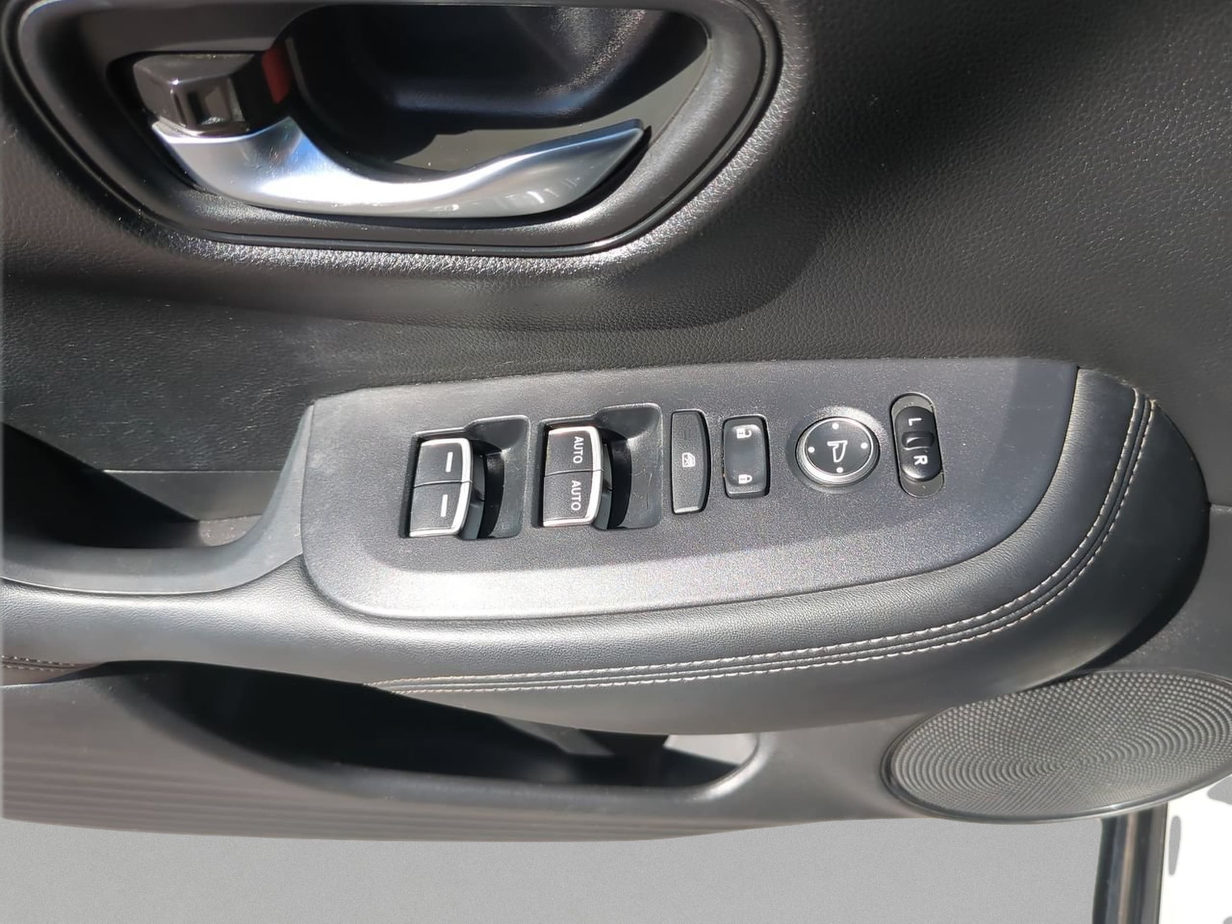 2023 Honda HR-V EX-L - Photo 17