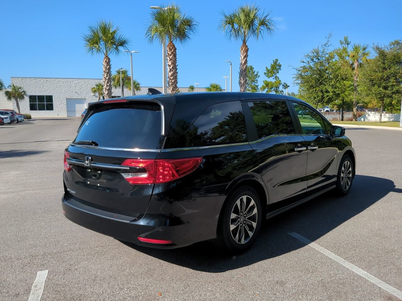 2024 Honda Odyssey EX-L - Photo 7