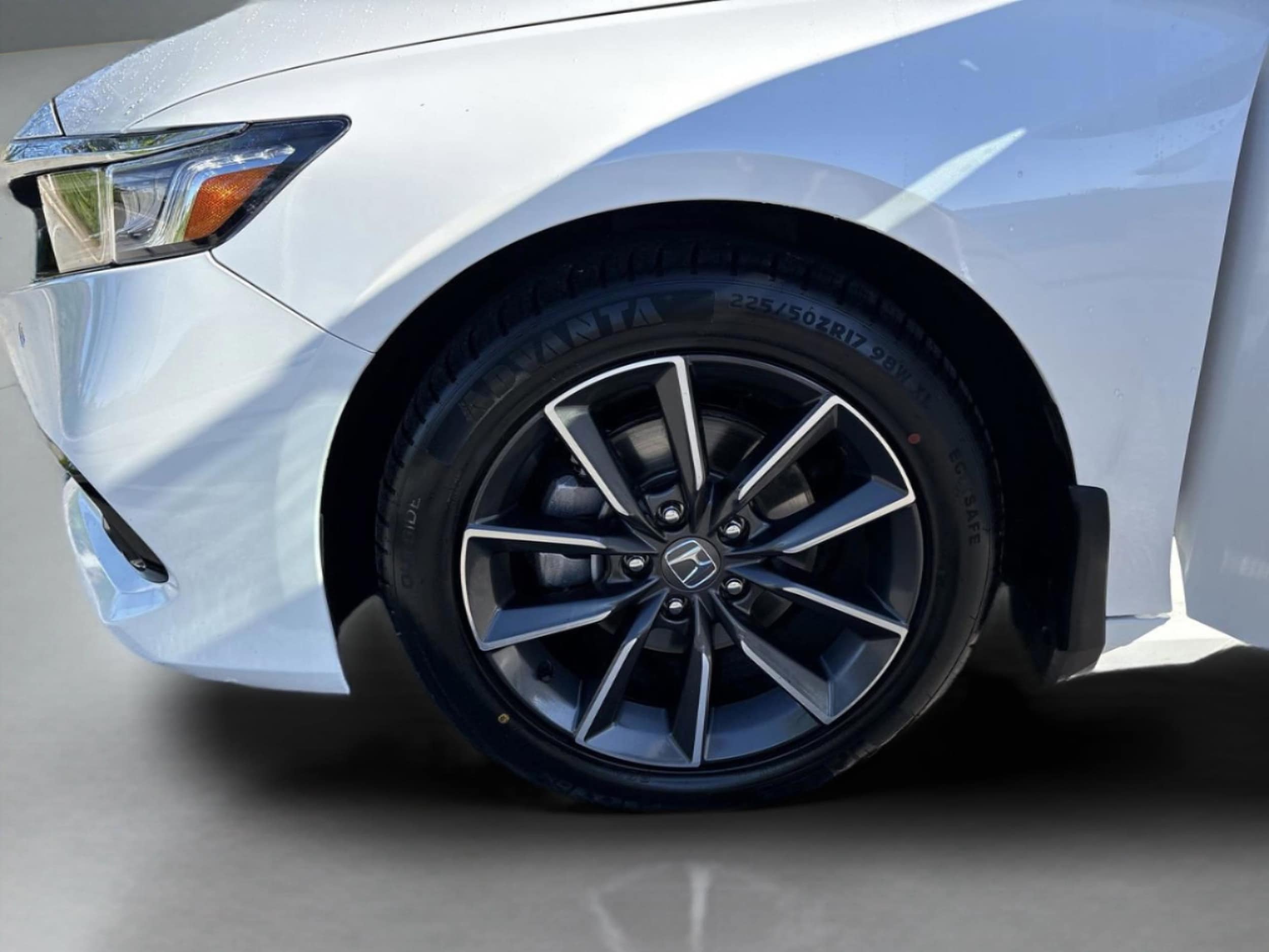2021 Honda Accord EX-L - Photo 24