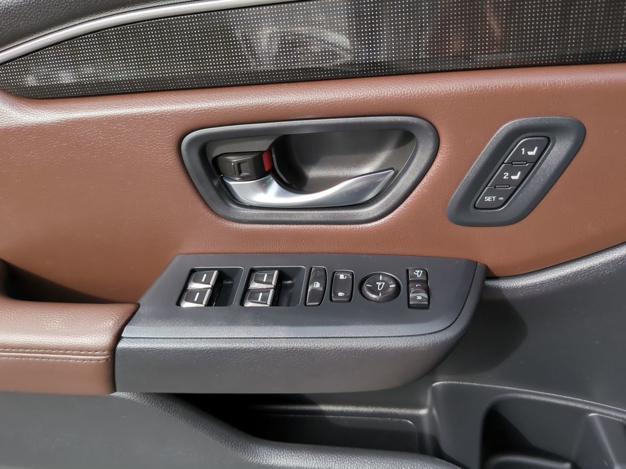2024 Honda Pilot Elite - Photo 17