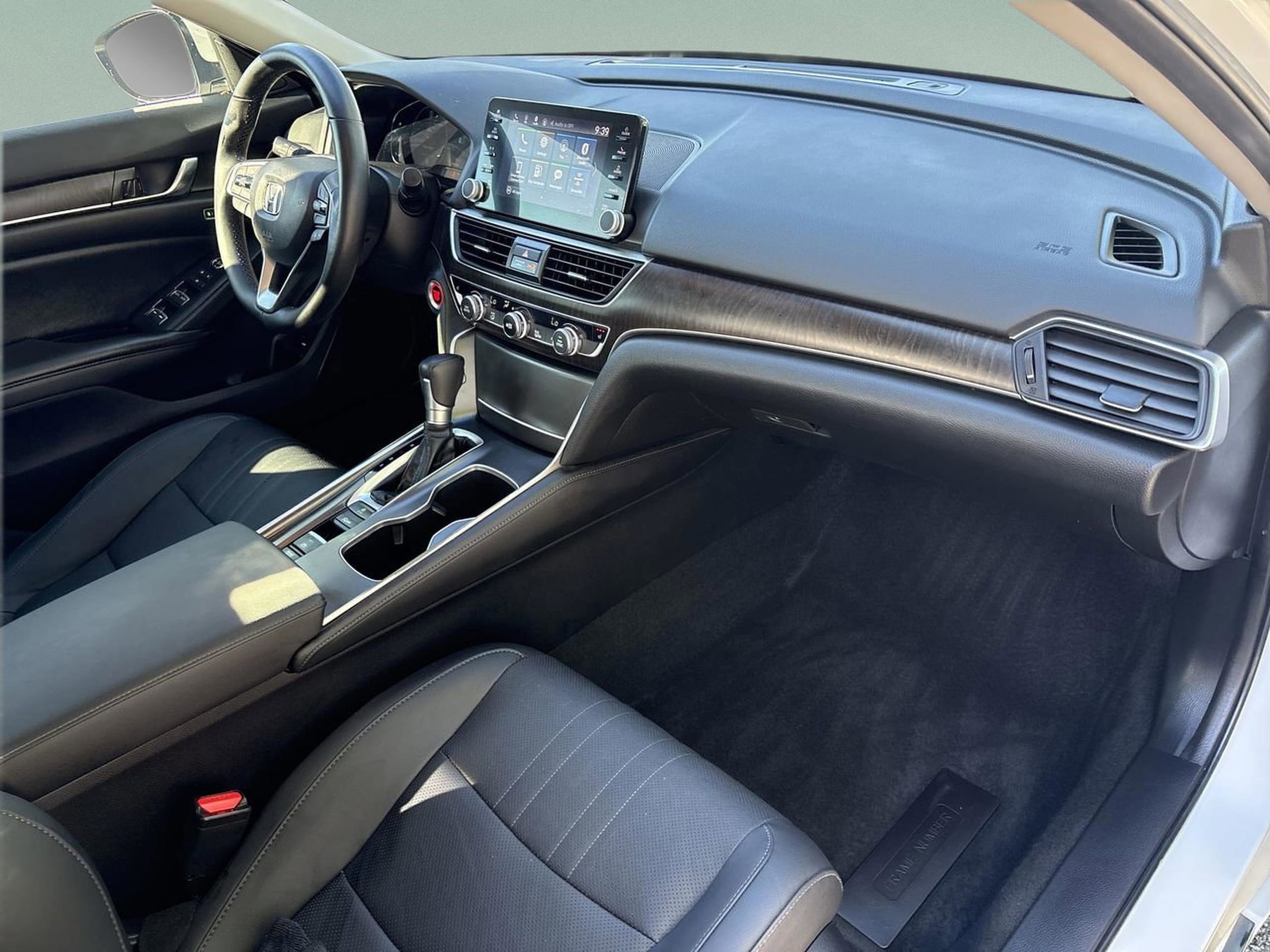 2021 Honda Accord EX-L - Photo 18