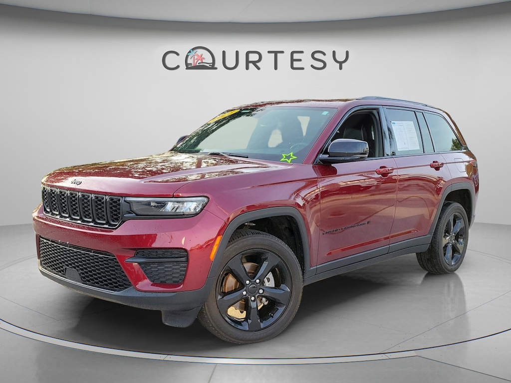 Used 2023 Jeep Grand Cherokee Laredo SUV