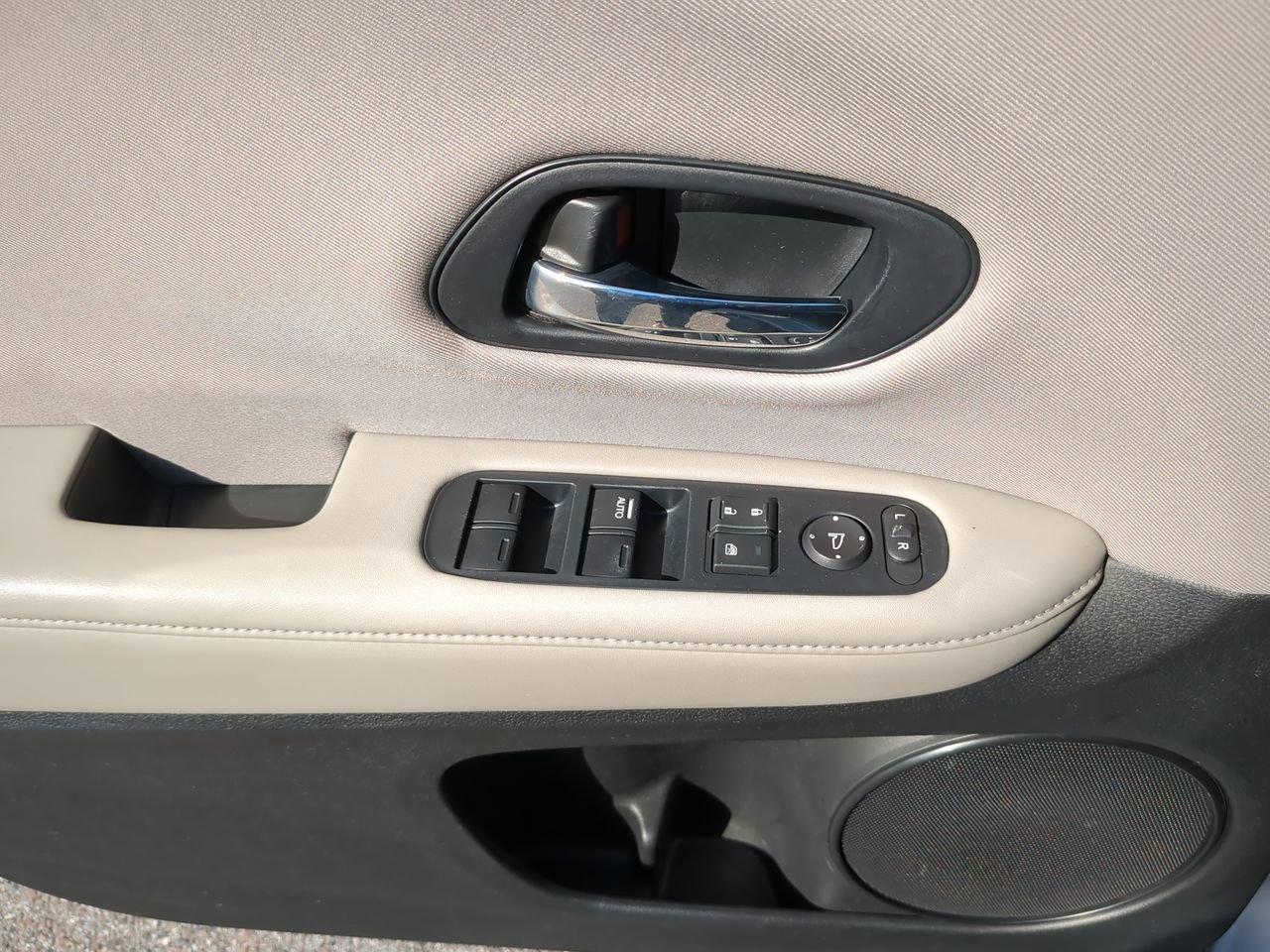 2017 Honda HR-V LX - Photo 17