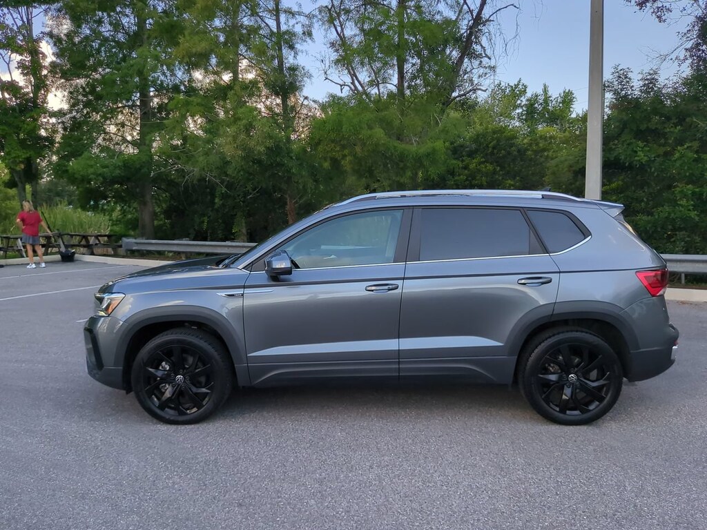 Used 2024 Volkswagen Taos 1.5T SE SUV
