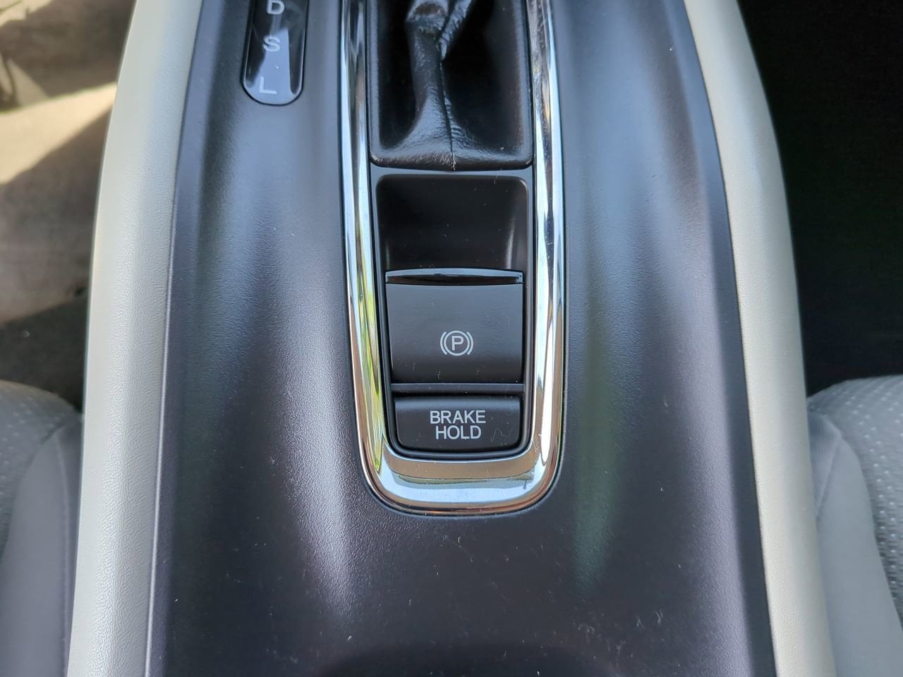2017 Honda HR-V LX - Photo 30