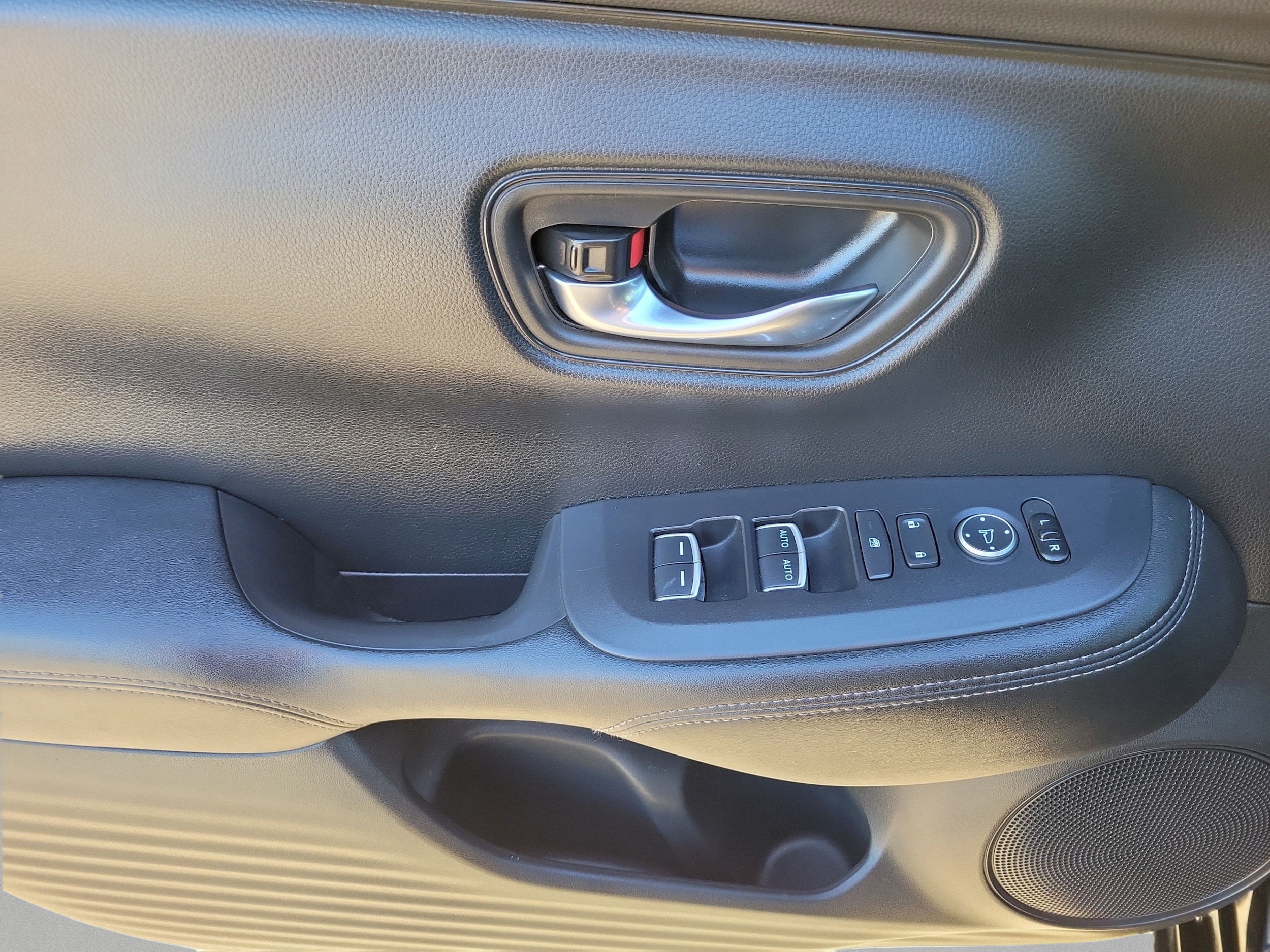 2023 Honda HR-V EX-L - Photo 13