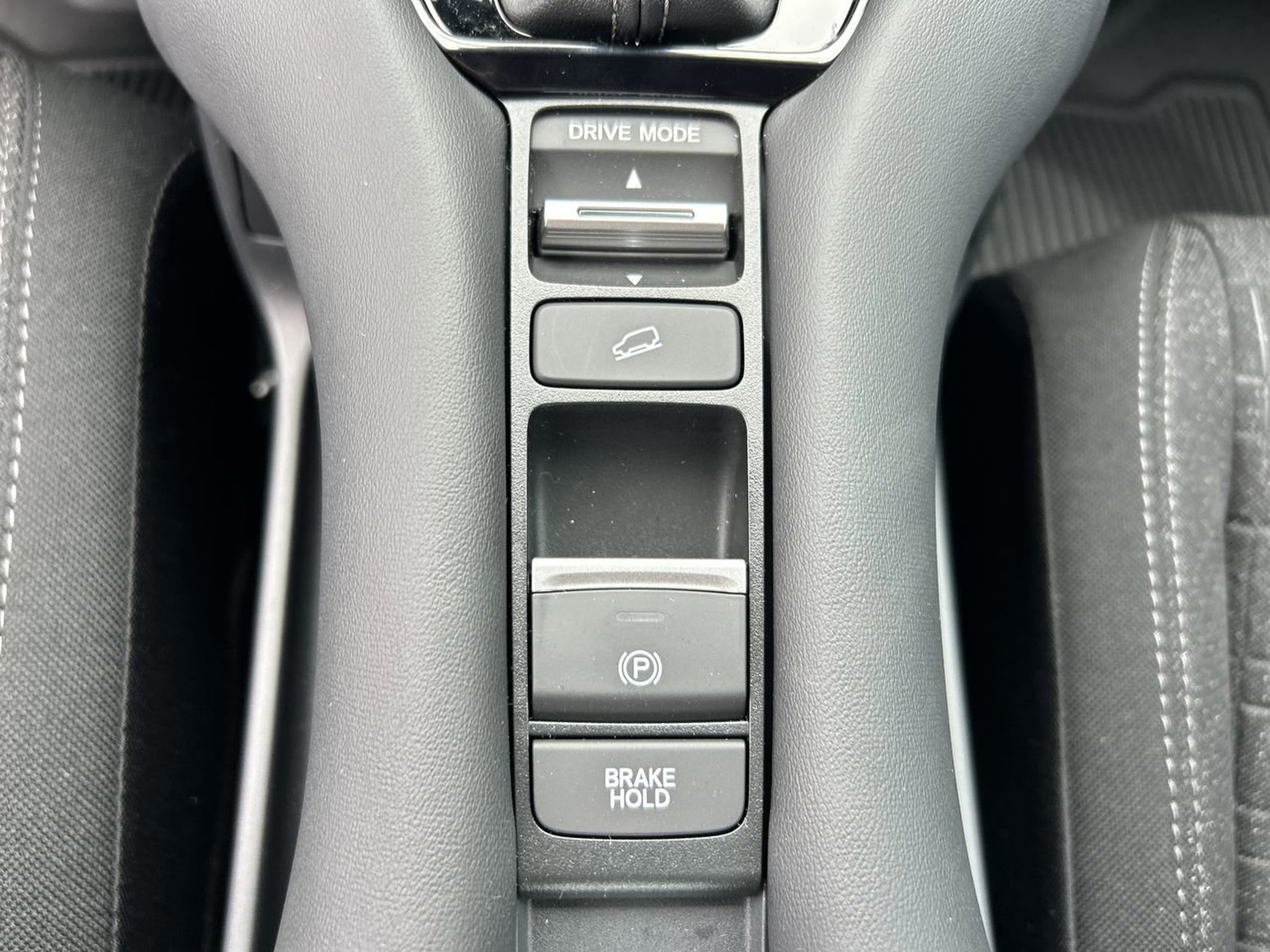2026 Honda HR-V LX - Photo 25