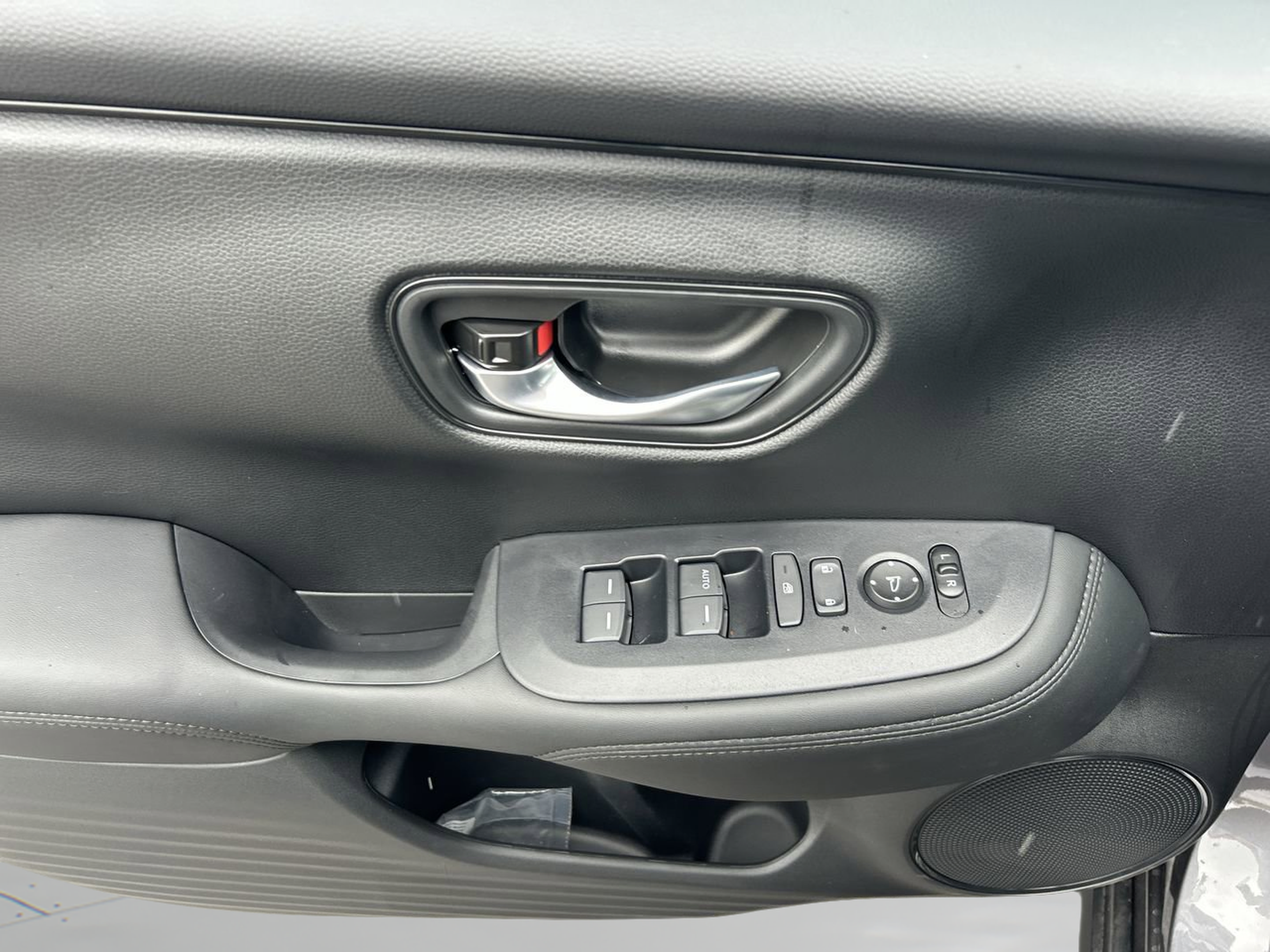 2026 Honda HR-V LX - Photo 17