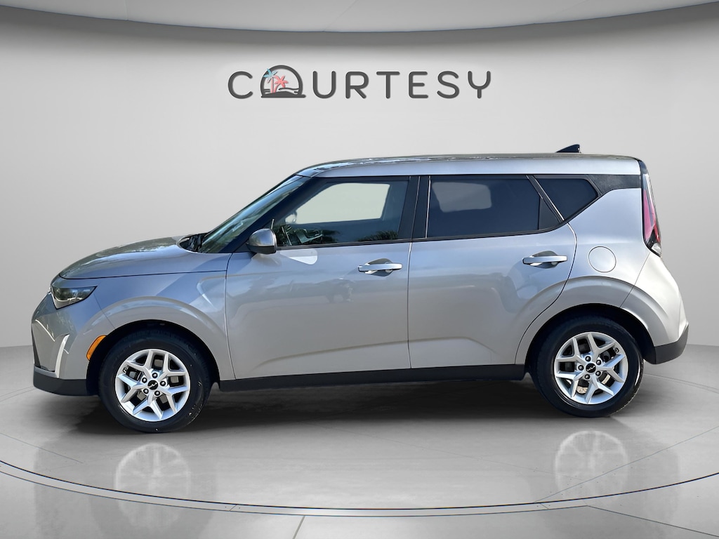 Used 2024 Kia Soul LX Hatchback