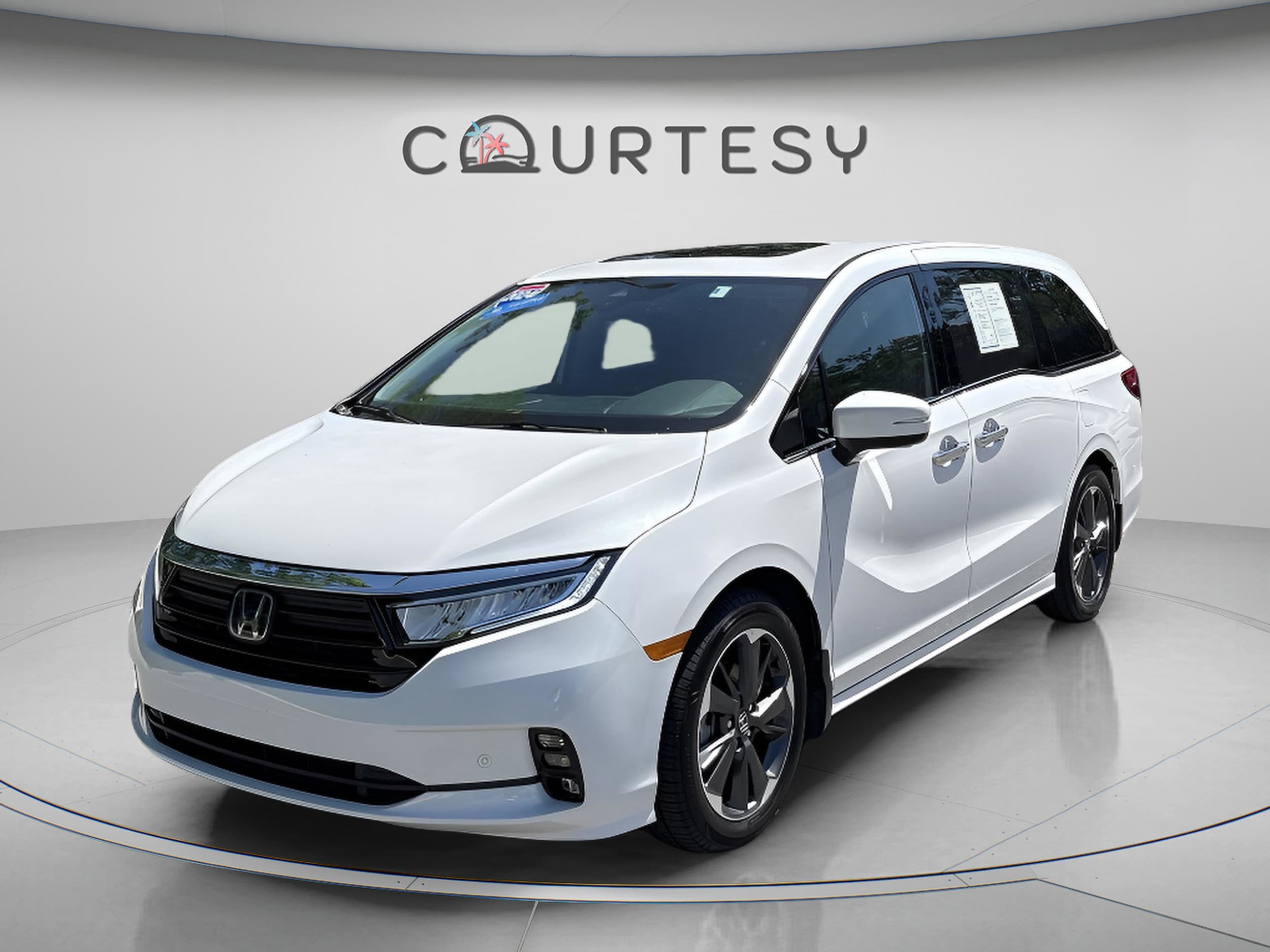 2024 Honda Odyssey Elite's photo