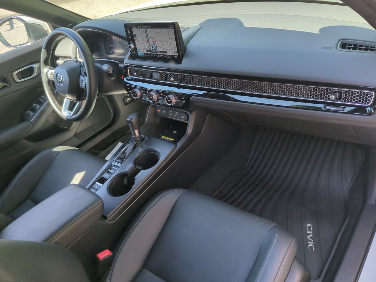 2023 Honda Civic Hatchback Sport Touring - Photo 20