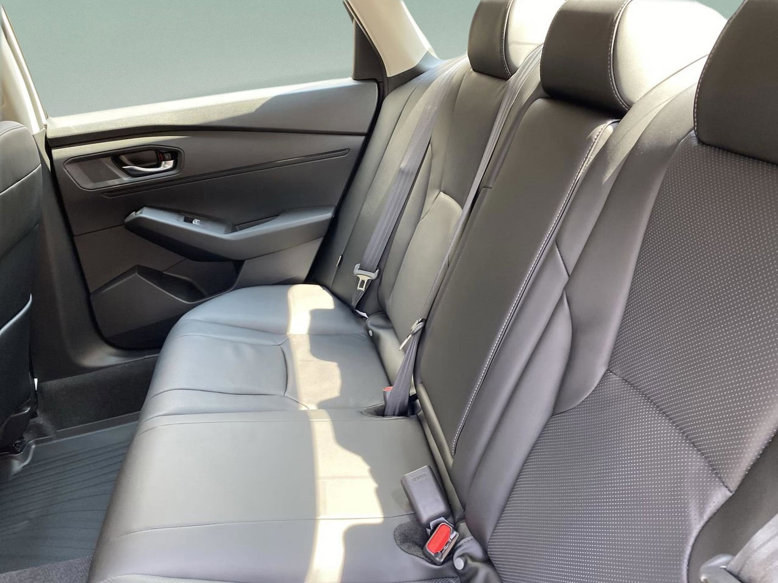 2023 Honda Accord Hybrid EX-L - Photo 14