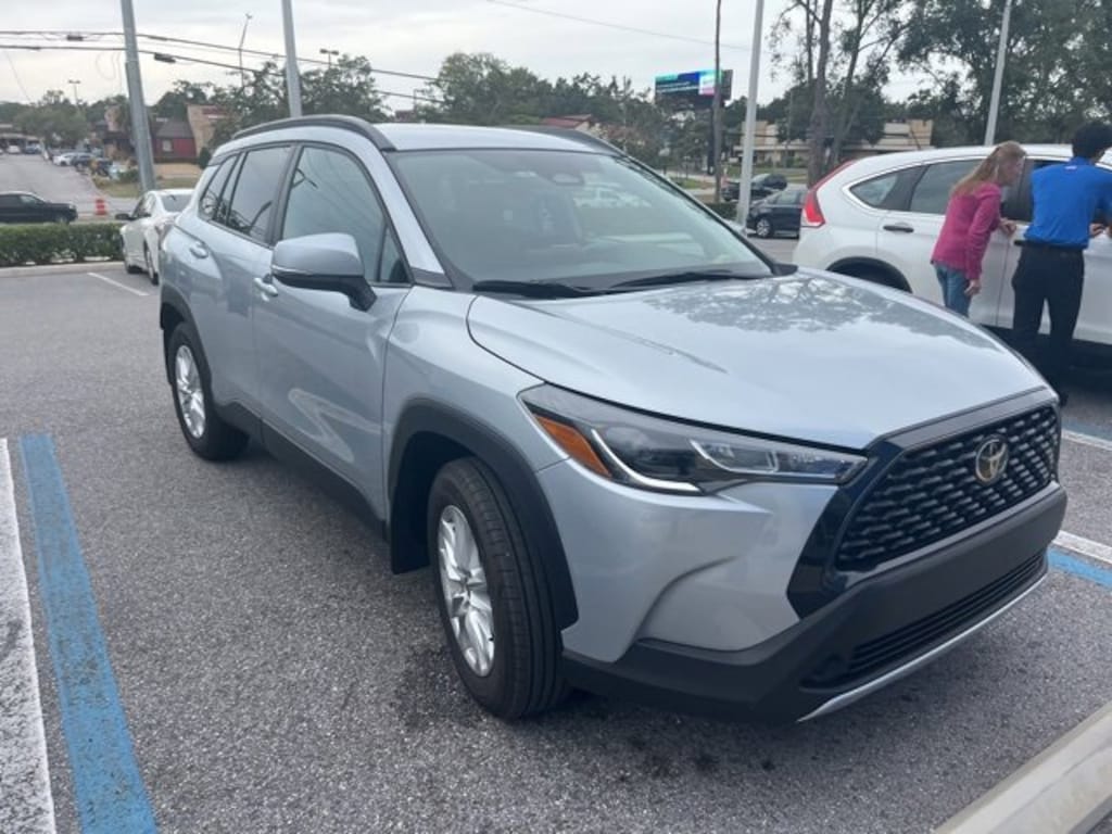 Used 2024 Toyota Corolla Cross LE SUV