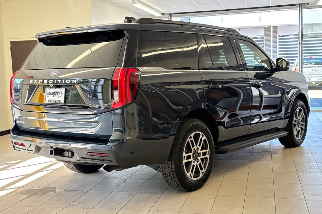 Used 2025 Ford Expedition Active SUV