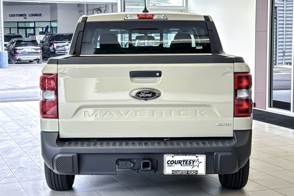 Used 2024 Ford Maverick Lariat Truck SuperCrew