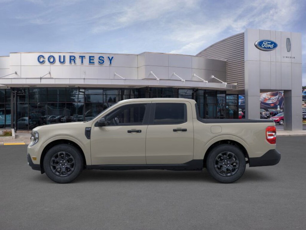 New 2025 Ford Maverick XLT HYBRID Truck SuperCrew
