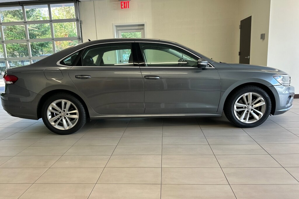 Used 2020 Volkswagen Passat 2.0T SE Sedan