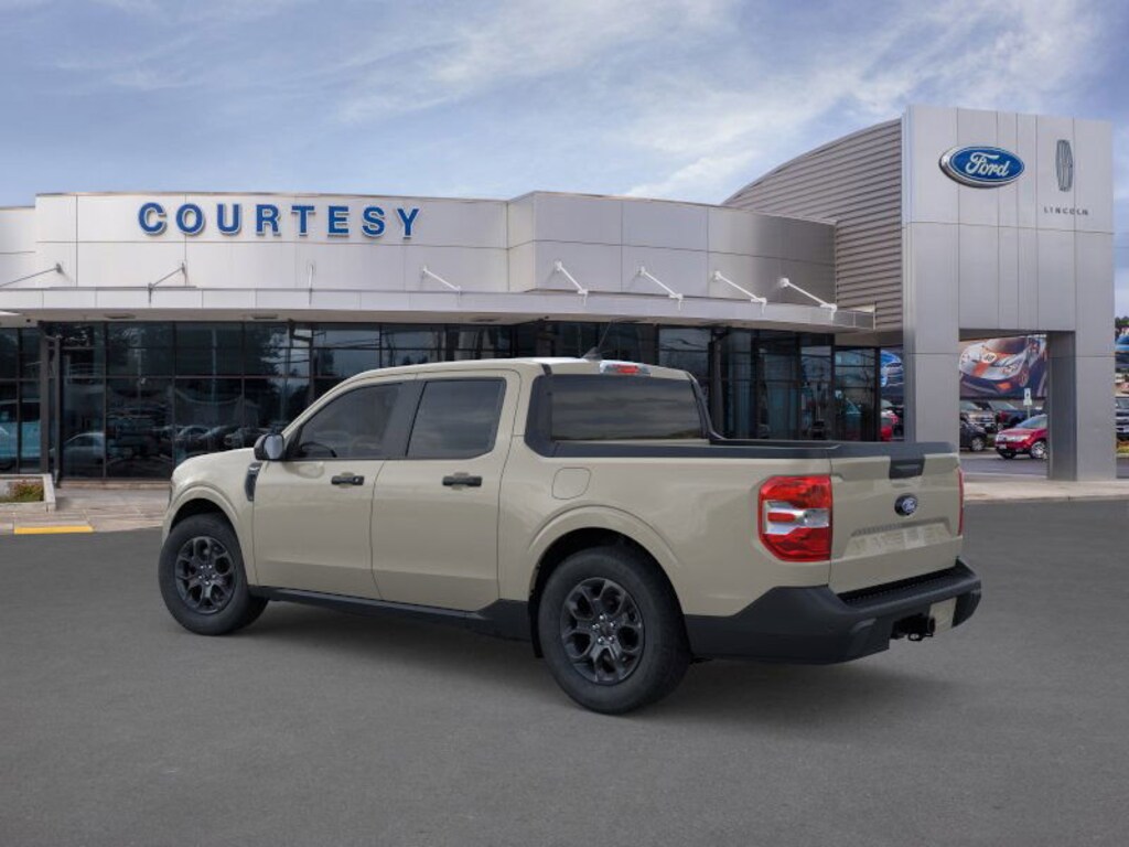 New 2025 Ford Maverick XLT HYBRID Truck SuperCrew