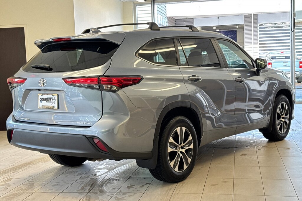 Used 2023 Toyota Highlander XLE SUV