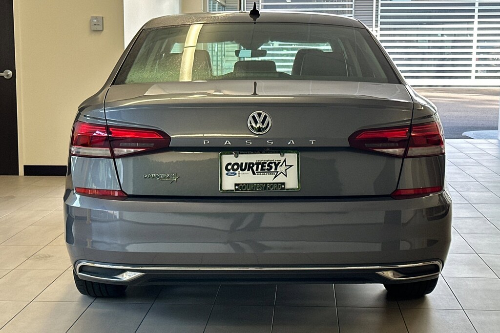 Used 2020 Volkswagen Passat 2.0T SE Sedan
