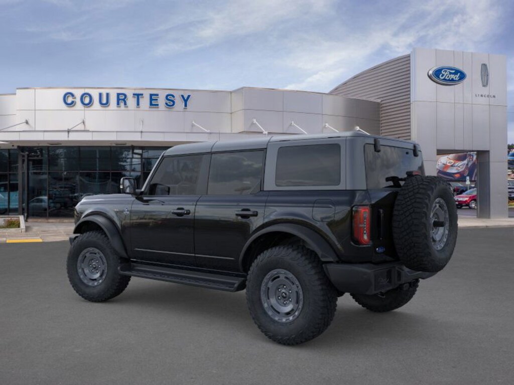 New 2025 Ford Bronco Outer Banks SUV