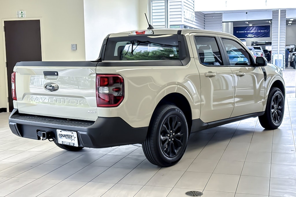 Used 2024 Ford Maverick Lariat Truck SuperCrew