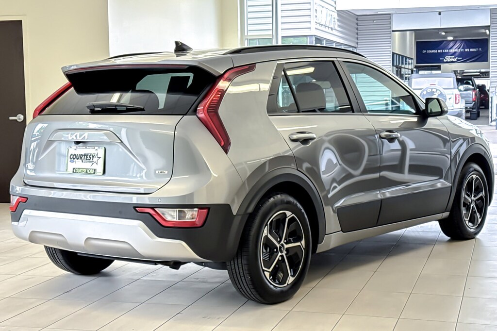 Used 2023 Kia Niro EX SUV