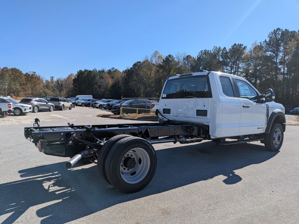 2026 Ford F-450 Super Duty Chassis Cab XL - Photo 3