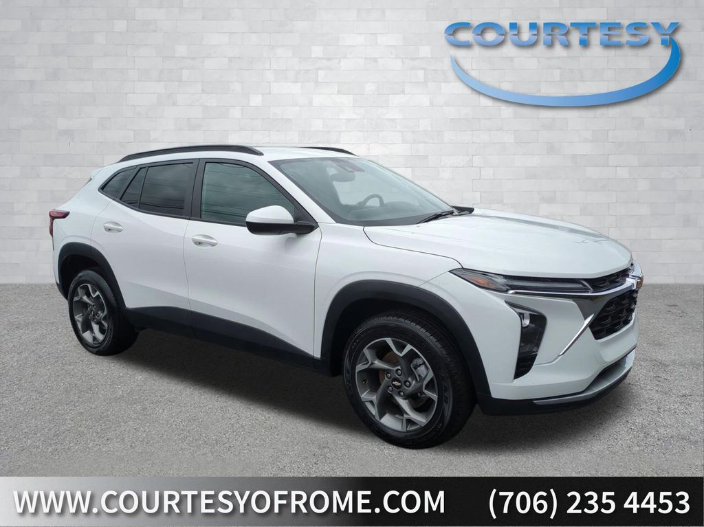 2025 Chevrolet Trax LT's photo