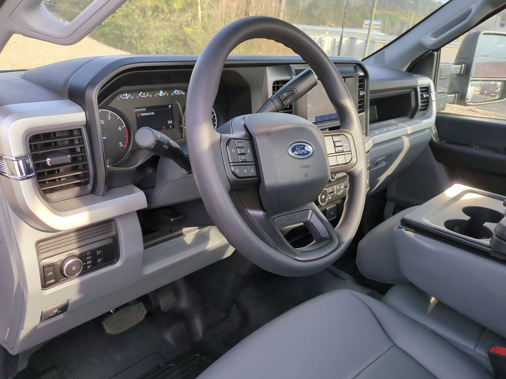 2025 Ford F-250 Super Duty XL - Photo 12
