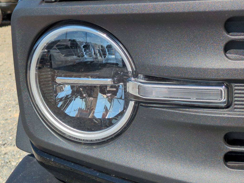 2025 Ford Bronco 4-Door Base - Photo 11