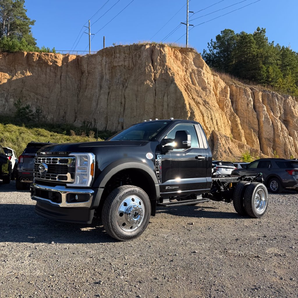 2026 Ford F-450 Super Duty Chassis Cab XLT